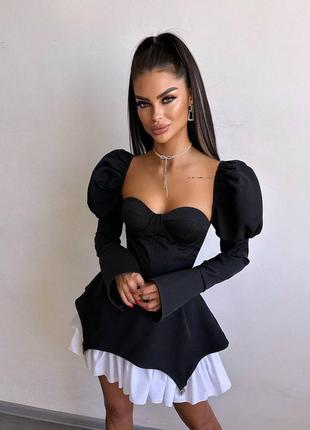 Оригинальное платье с элементами корсета
