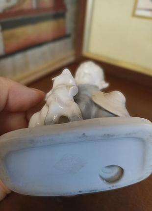Винтажная фарфоровая статуэтка5 фото