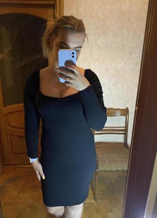 Элегантное платье черного цвета