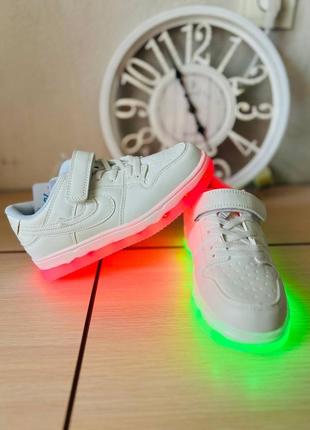 Круті led кросівки 34-37 розмір