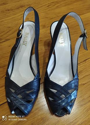 Босоножки кожа 100% италия