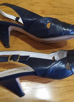 Босоножки кожа 100% италия