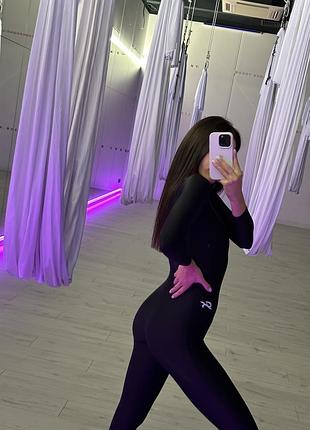 Комбинезон для занятия фитнесом