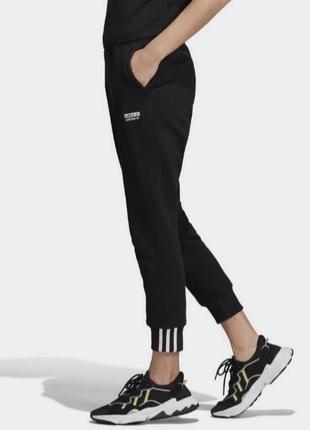 Женские спортивные штаны adidas