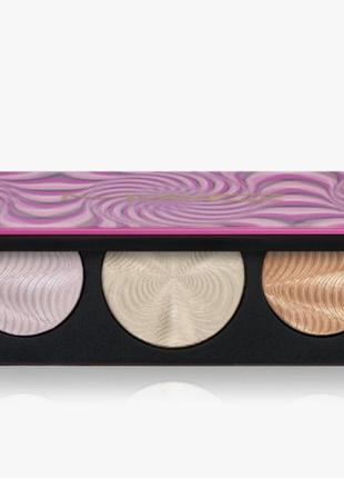 Палетка хайлайтериа mac step bright up extra dimension skinfinish hypnotizing holiday, оттенок light