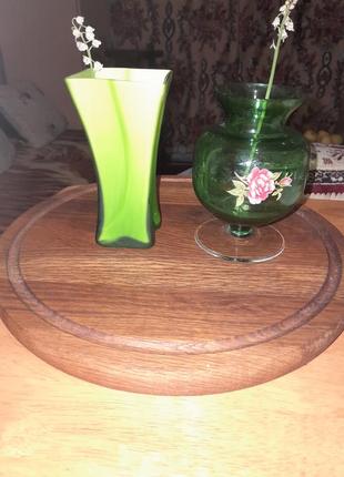 Изящная зелёная вазочка с цветком для подснежников3 фото