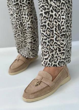 Стильные женские лоферы бежевые материал-экозамша