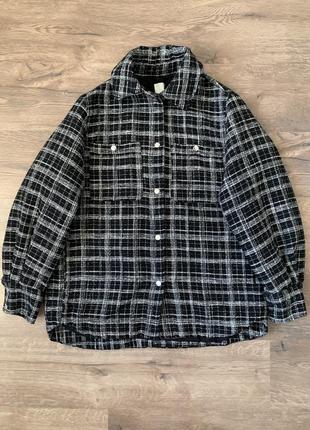 Красива куртка овершот картатий h&m