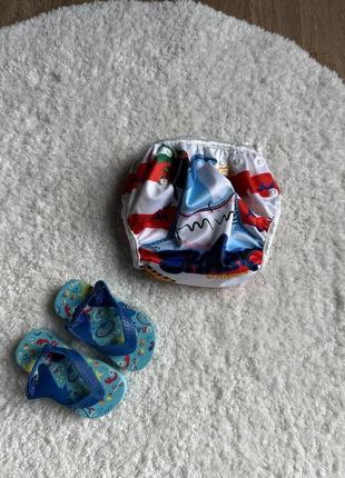 Купальные трусики-памперс и босоножки аквашузы