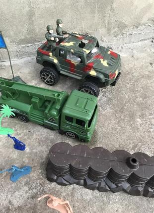 Большой набор военной техники ( игрушки) 6