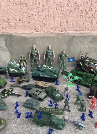 Большой набор военной техники ( игрушки) 2