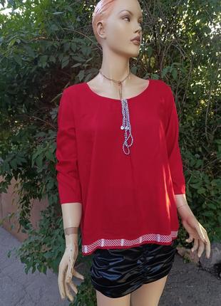 Блузка жіноча, вільного крою.
