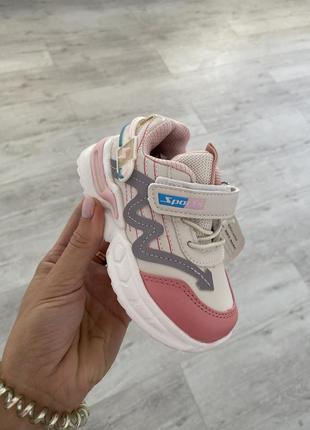 Кросівки для дівчинки