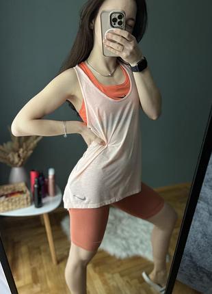 Оранжева персикова спортивна маєчка nike