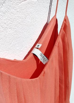 Яркое оранжевое летнее плиссированное платье nly trend англия8 фото