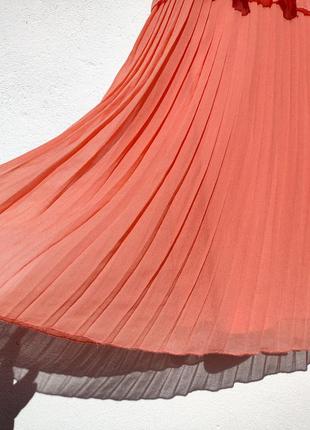 Яркое оранжевое летнее плиссированное платье nly trend англия6 фото