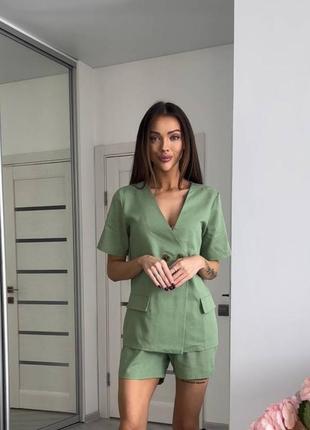 Костюм женский льняной однотонный рубашка на пуговицах с вырезом в зоне декольте шорты на высокой посадке качественный стильный летний легкий оливковый