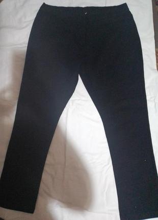 Джинсовые женские и брюки размер 54-56,полуобхват талії 50см і ще тягнеться ,полуобхват бедер63 см ,довжина 110 см