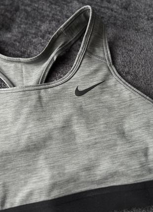 Сірий спортивний топ nike dri-fit9 фото