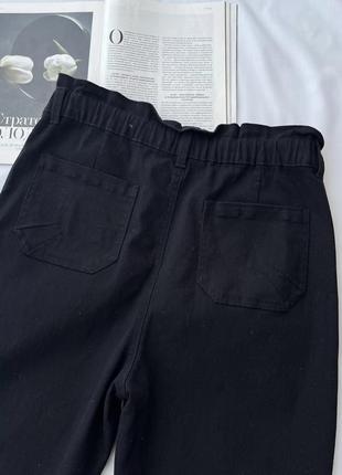 Черные джинсы мом с резинкой на поясе tu6 фото