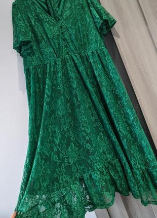 Красивое кружевное платье с поясом большого размера7 фото