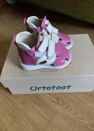 Нові ортопедичні антиварусні босоніжки ortofoot 12,5 см