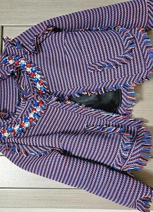 Пиджак с украшениями из камней