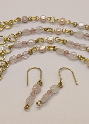 Комплект з 4 браслетів і сережок з рожевого кварцу, річкових кольорових перлин "на щастя". комплект з натурального каміння2 фото