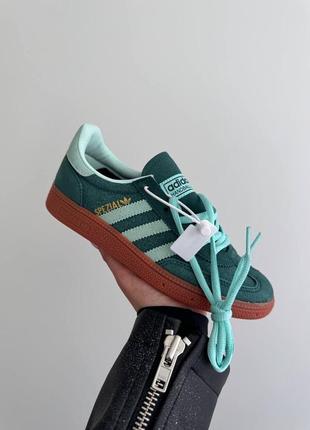 Женские кроссовки в стиле adidas spezial handball green premium.