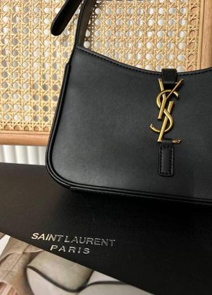 Жіноча сумка із шкіри ysl hobo black ив сен лоран хобо yves saint laurent чорного кольору молодіжна, брендова сумка