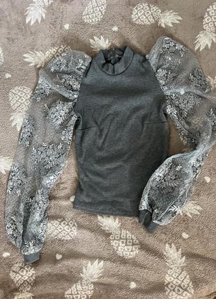 Кофта з воланами