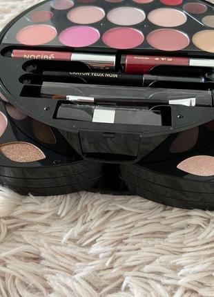 Набор косметики, тени