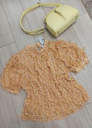 Дизайнерская блуза, персиковый цвет, цветочный принт, горловина стойочка, рукава фонарики, river island