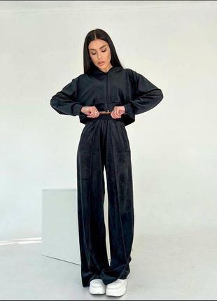 Костюм велюровый спортивный