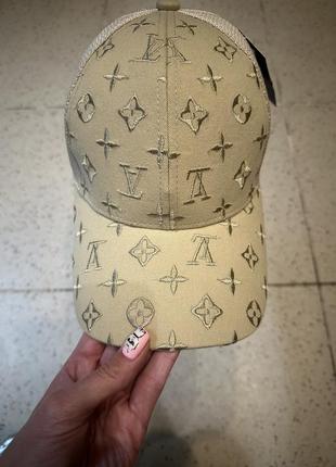 Кепка в стилі lv