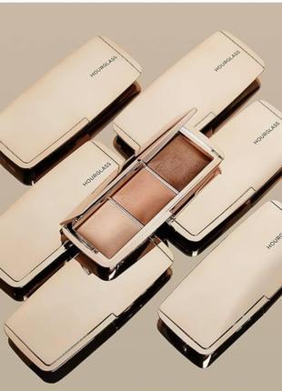 Палетка хайлайтер + бронзер + пудра з ефектом сяйва hourglass ambient™ lighting palette volume ii 3 х 3 г