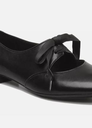 Туфлі балетки на шнурівці clarks р.5,5/38,5/25.3см