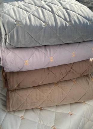 Велюровые покрывала9 фото