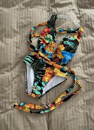 Суцільний купальник в квітковий принт shein