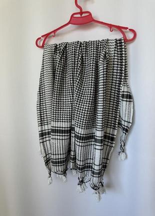 Арафаткий платок арабский шарф с кисточками черно-белый пустыня