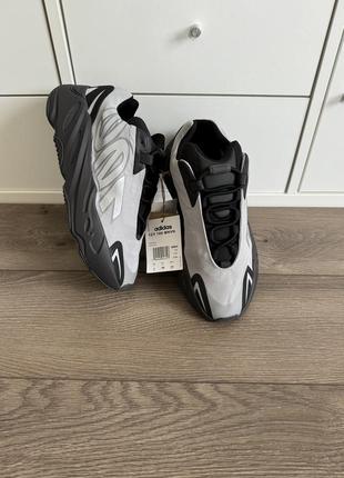 Adidas yeezy boost 700 mnvn metallic оригинал gw9524 41р us83 фото