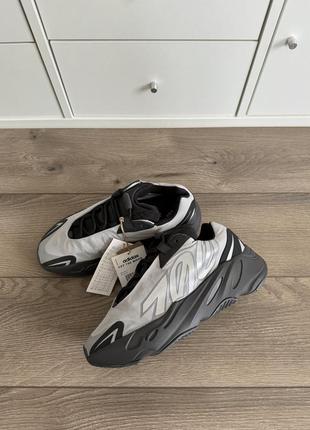 Adidas yeezy boost 700 mnvn metallic оригинал gw9524 41р us87 фото