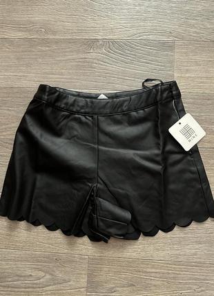 Шорты (2пары) новые