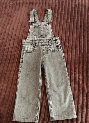 Джинсовый комбинезон