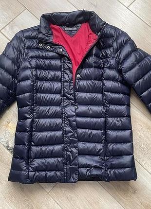 Tommy hilfiger коротка курточка на пуху р s