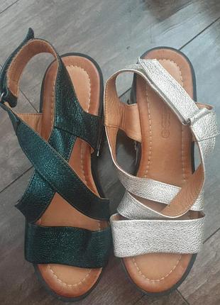 Rivigo босоніжки шкіряні