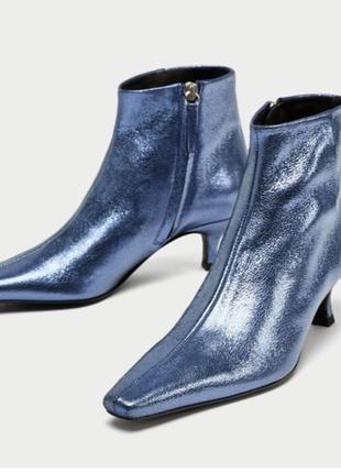 Кожаные ботльоны kitten heel блестящие zara