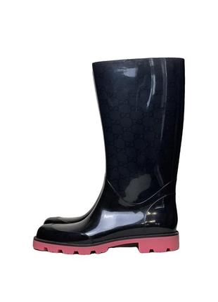 Gucci резиновые сапоги 38-38.5размер,в очень красивом состоянии.