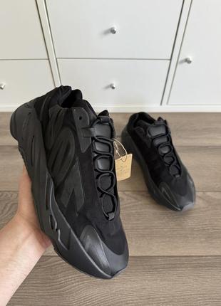 Adidas yeezy boost 700 mnvn triple black оригинал fv4440 46р2 фото