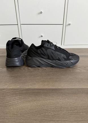 Adidas yeezy boost 700 mnvn triple black оригинал fv4440 46р7 фото